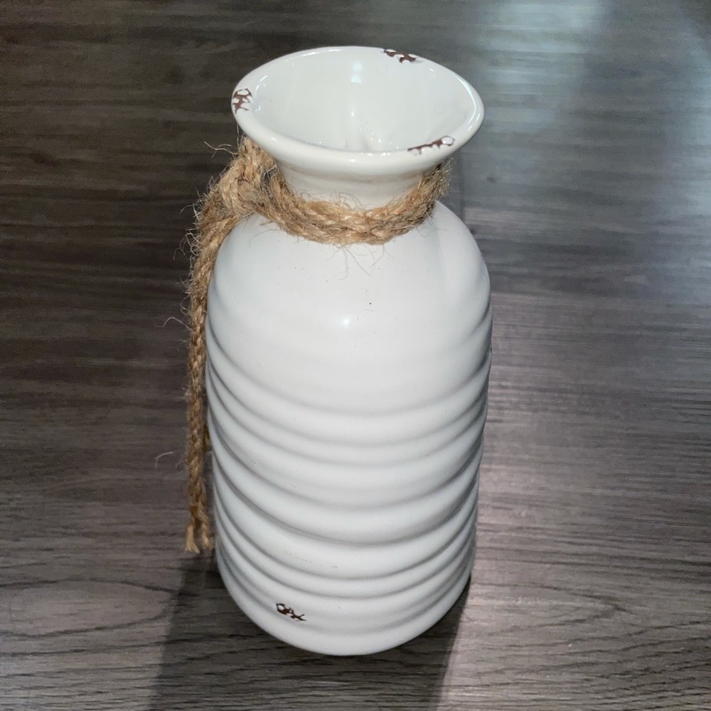 White Vintage Decorative Vase